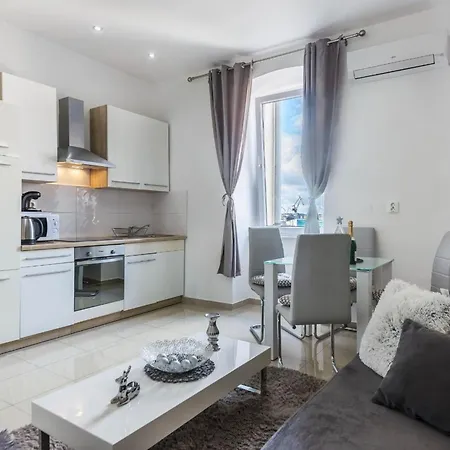 Comfrot One Bedroom With Sea View
