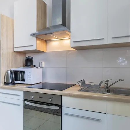 Comfrot One Bedroom With Sea View דירה *