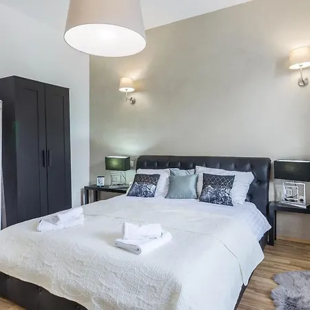 Comfrot One Bedroom With Sea View פולה